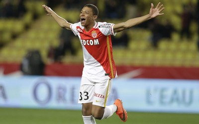 小鸟体育快讯-全国欢庆