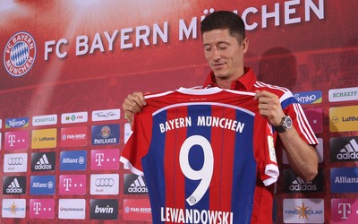 小鸟体育独家-鲁索这射门感觉来了